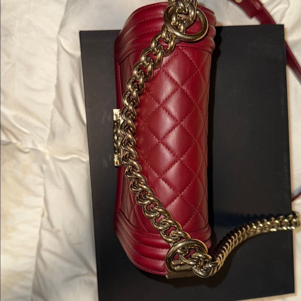 CHANEL SMALL BOY BAG 22 SERIES LAMBSKIN EXCELLENT PRE LOVED CONDITION DEEP RED - Picture 7 of 11